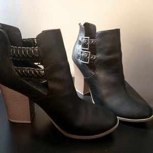 American Eagle brand booties